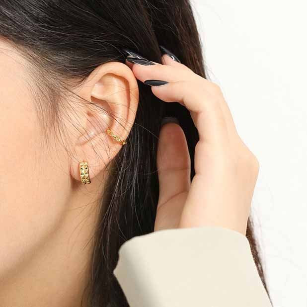 Mia Gold Earrings, Stud Earrings, Simple Earrings, Minimalist Earrings -  Etsy