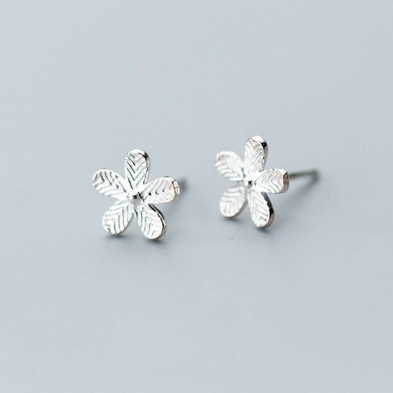 Cute flower stud earrings