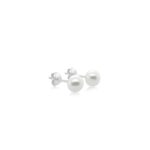 Essential pearl studs